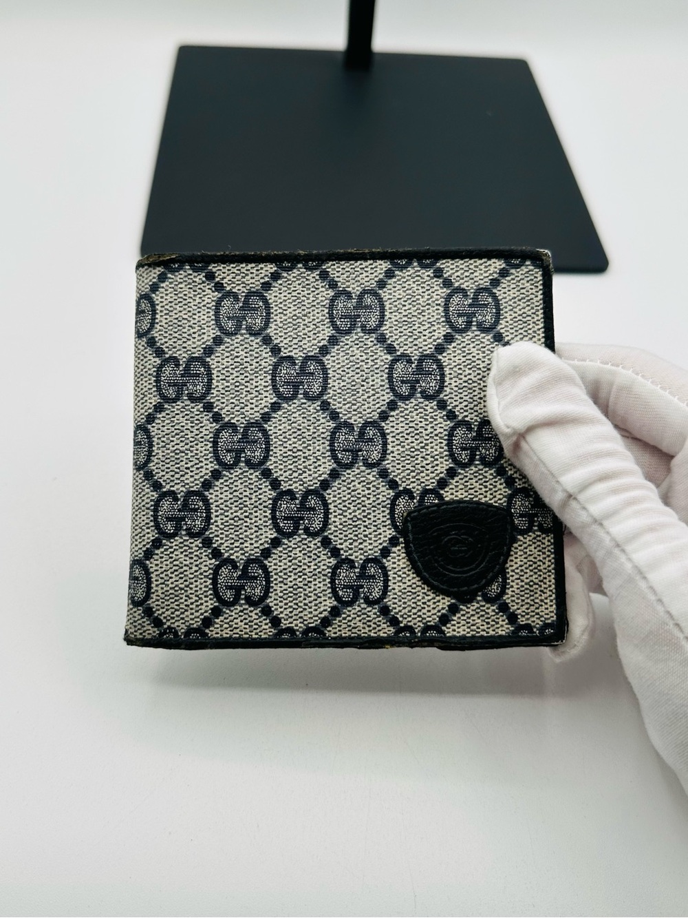 Gucci Vintage Bi Fold Wallet